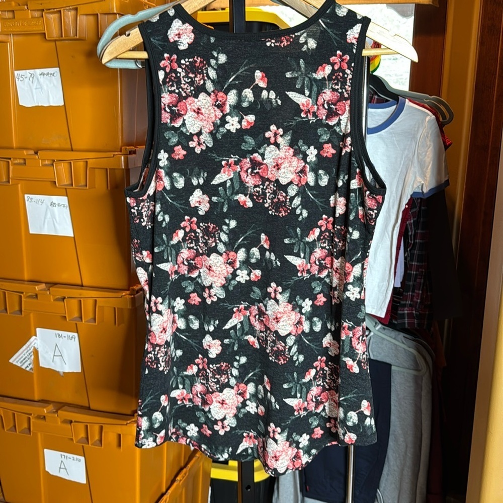 NWT LuLaRoe Tank Top Black Pink Floral Sleeveless Tank Top Size Large - Picture 5 of 6